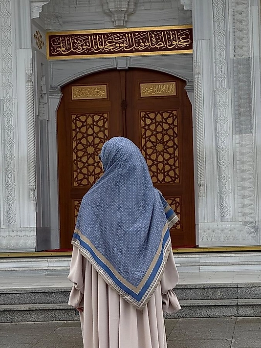 Monogram Desen Büyük Boy Soft Eşarp