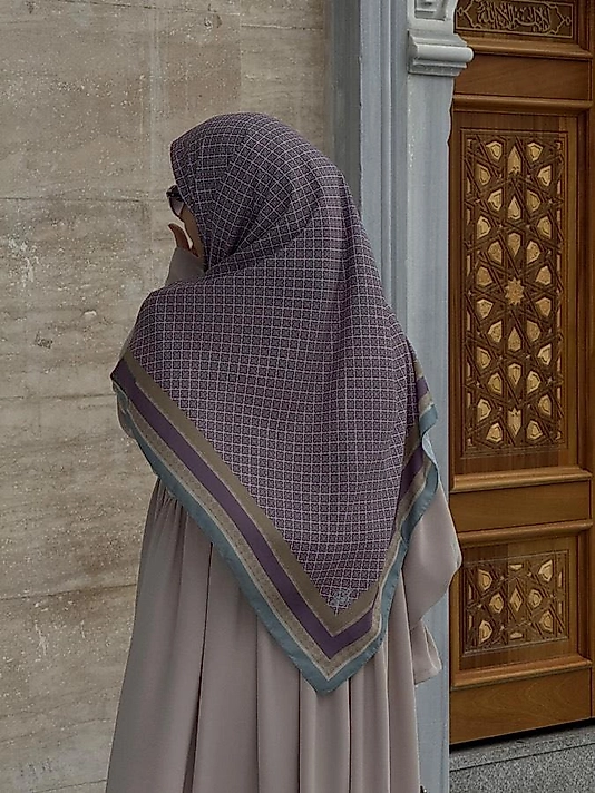 Monogram Desen Büyük Boy Soft Eşarp