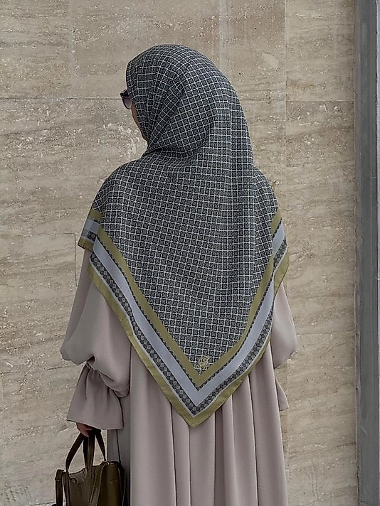 Monogram Desen Büyük Boy Soft Eşarp